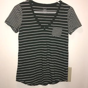 GAP- XS- green/white striped t-shirt